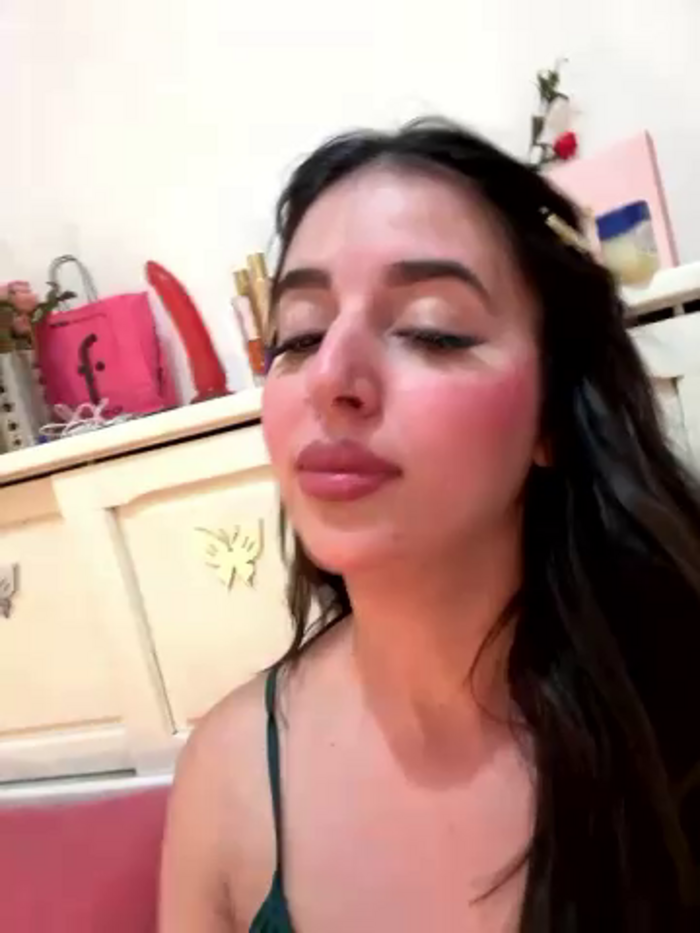 Hot_malak