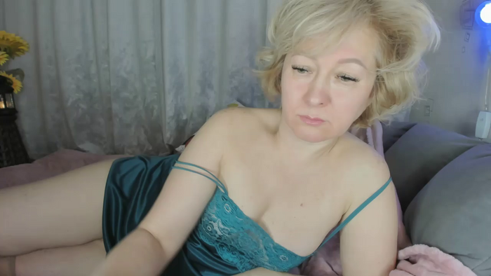Mia_Wintermood