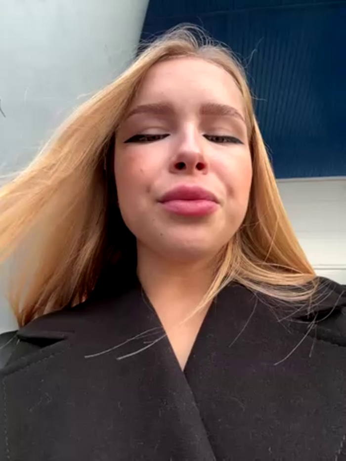 mur_girl