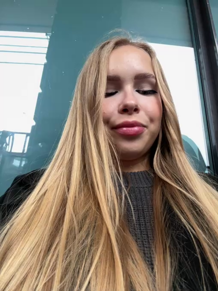 mur_girl