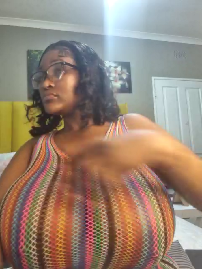 Bustygoddess32