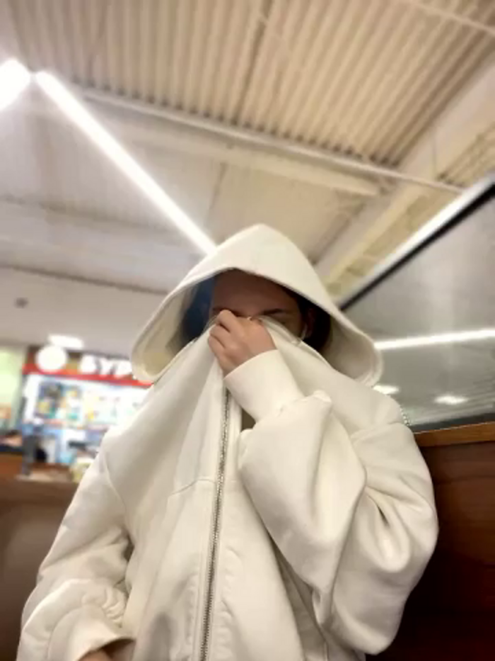 Holly_Molii
