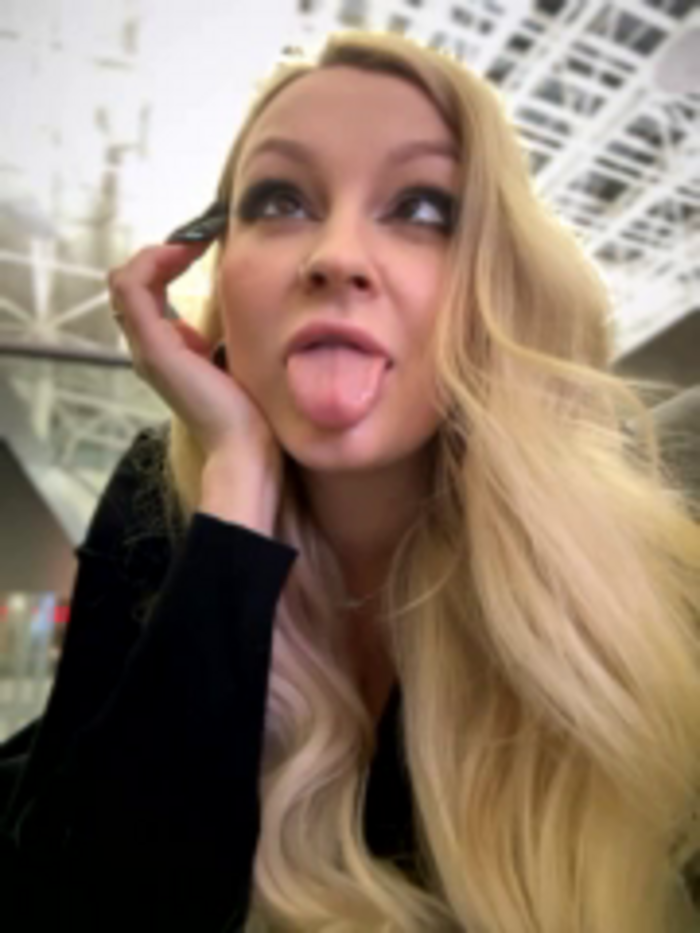 Teya_moon_