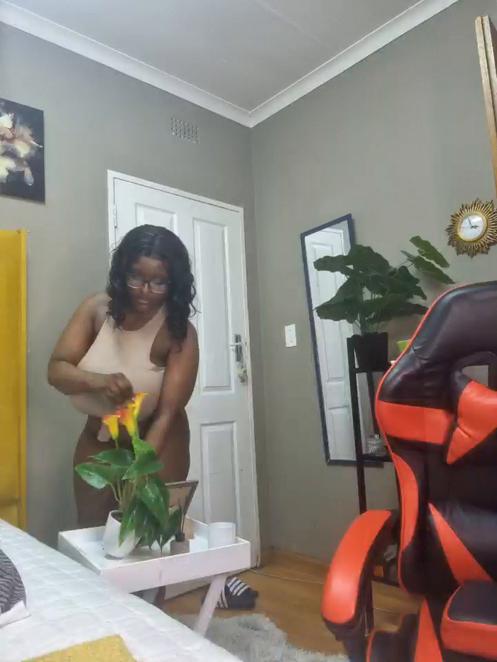 Bustygoddess32