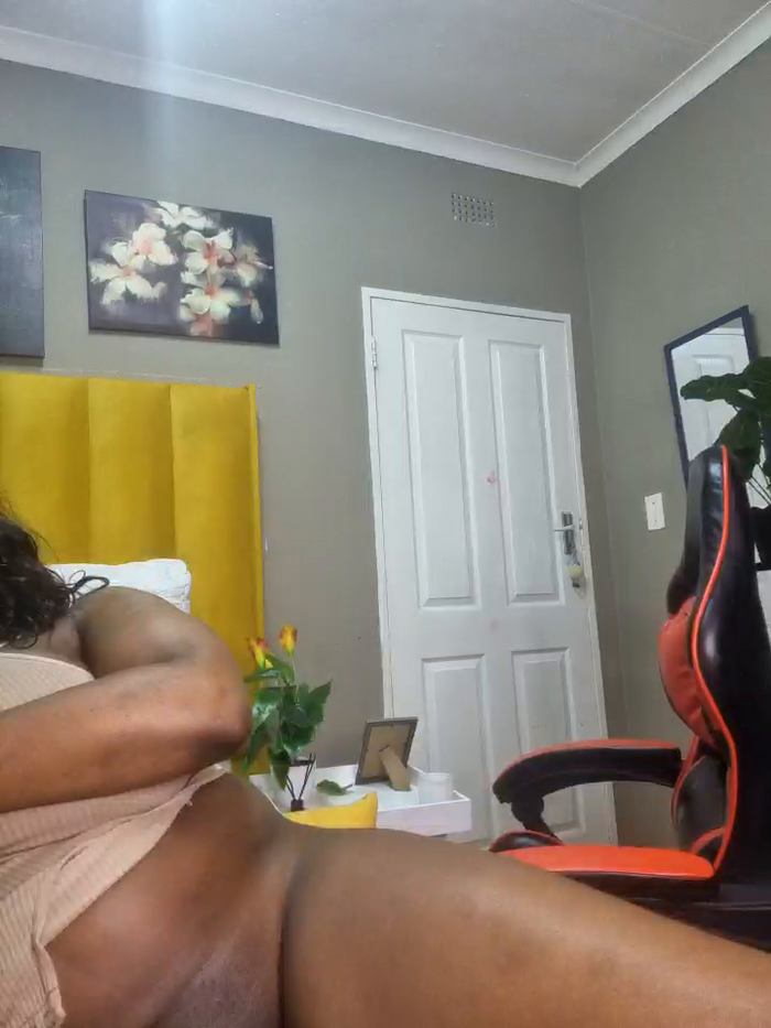 Bustygoddess32