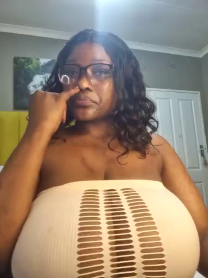 Bustygoddess32