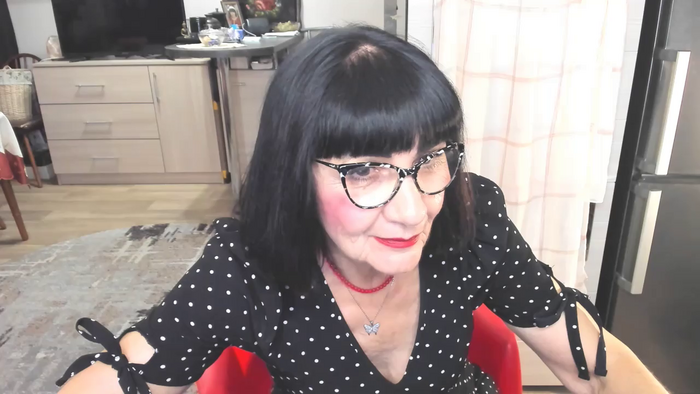 Tina_Joness