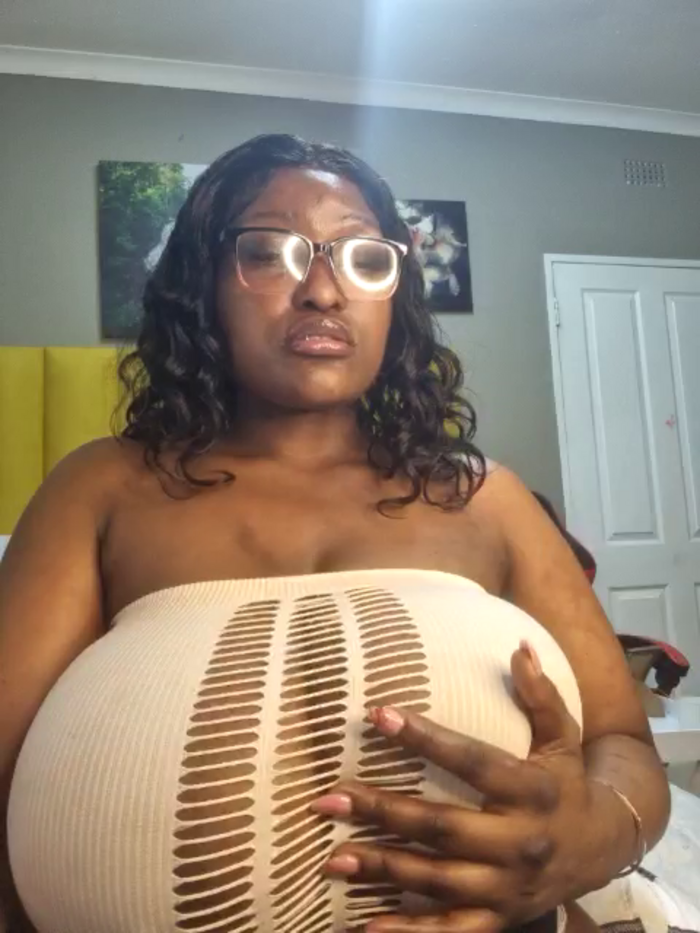 Bustygoddess32