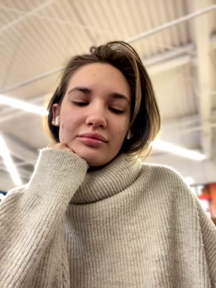 Holly_Molii
