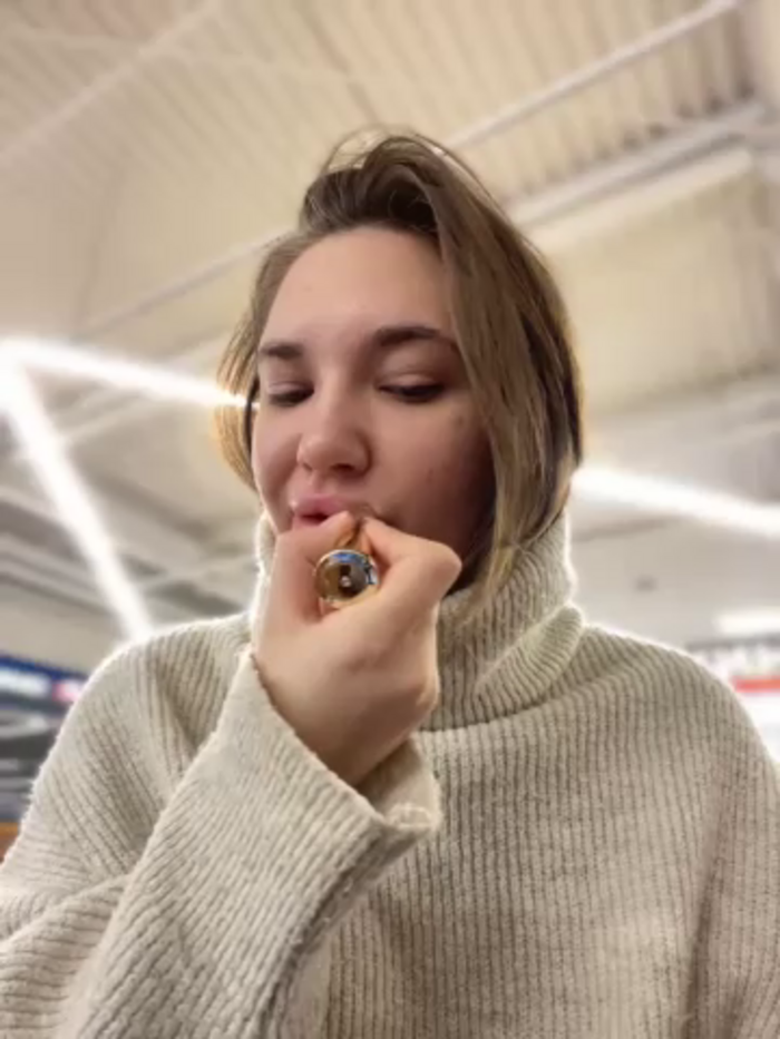 Holly_Molii