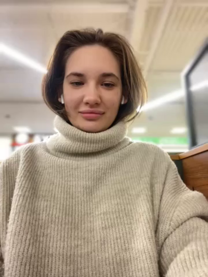 Holly_Molii