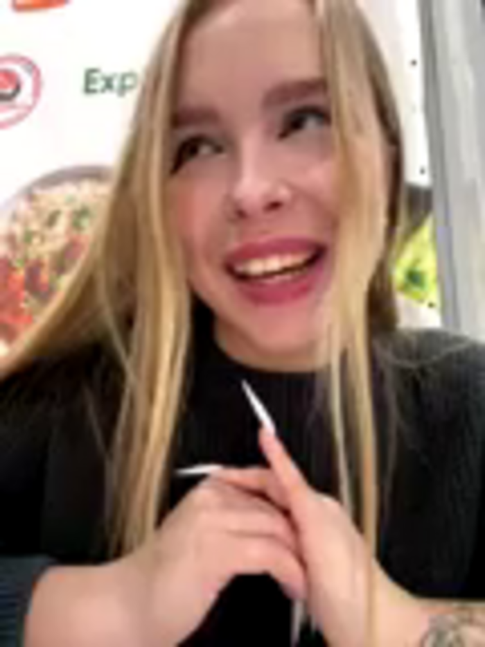 mur_girl