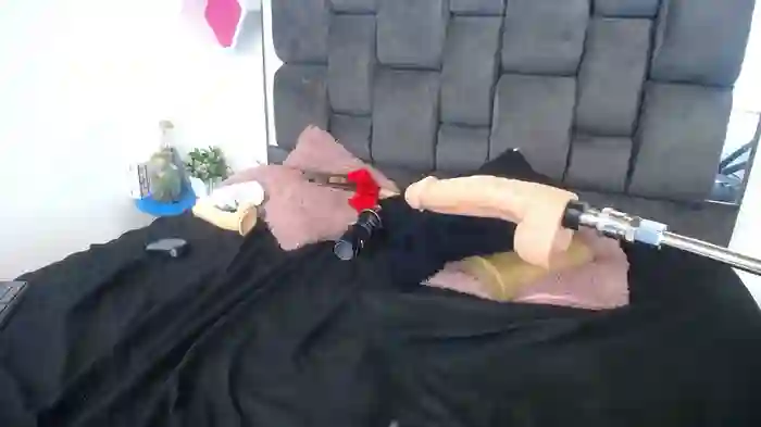 2024/11/11/stripchat-emma_evelyn-21-22-35