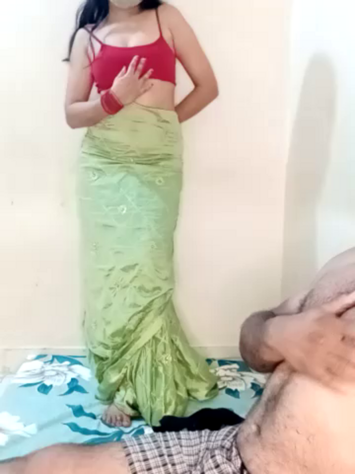 SEXY-nidhi-sharma