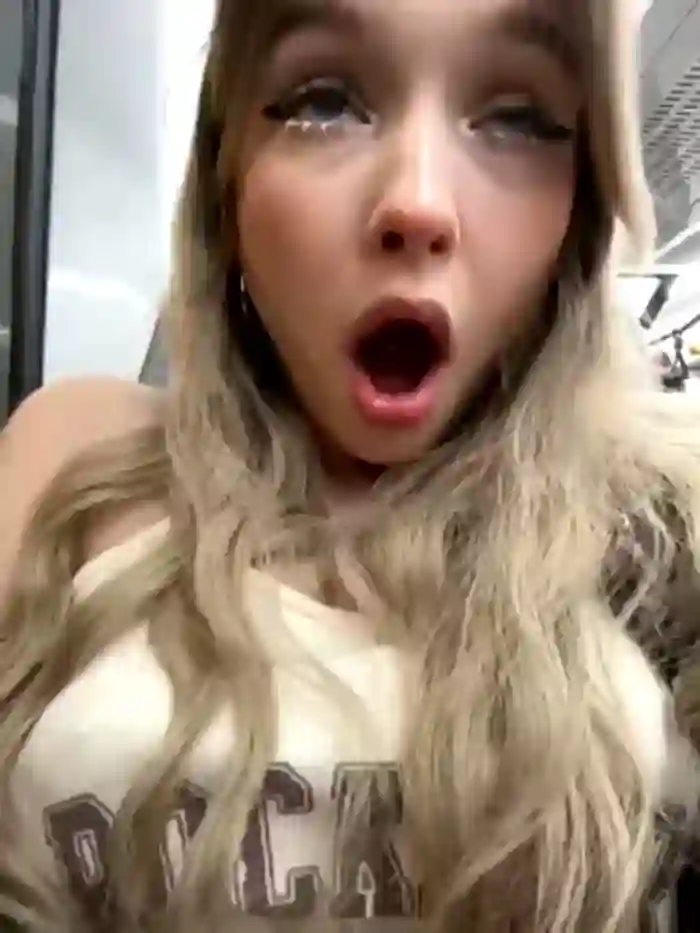 2024/11/11/stripchat-baby_tiny-18-36-50