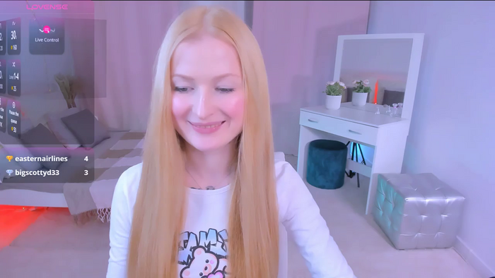 Laly_Peach