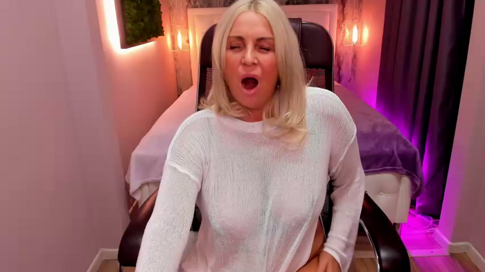 Scarlett_Mai