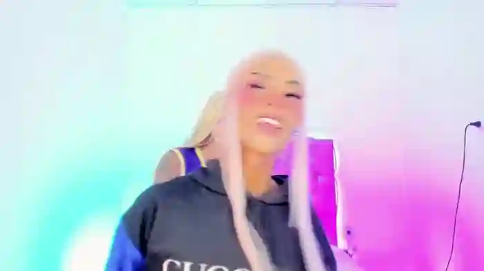 2024/11/11/stripchat-venezuelan_girls-07-44-14