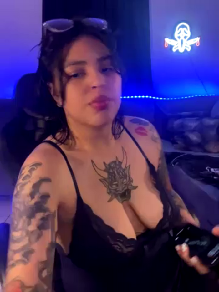 miacanela_xo