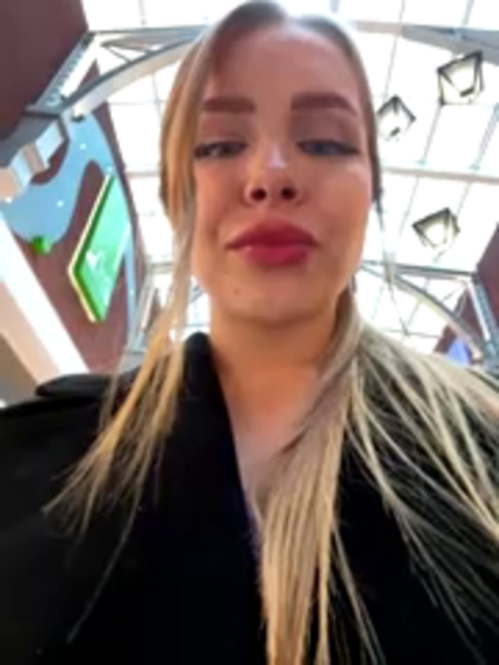 mur_girl