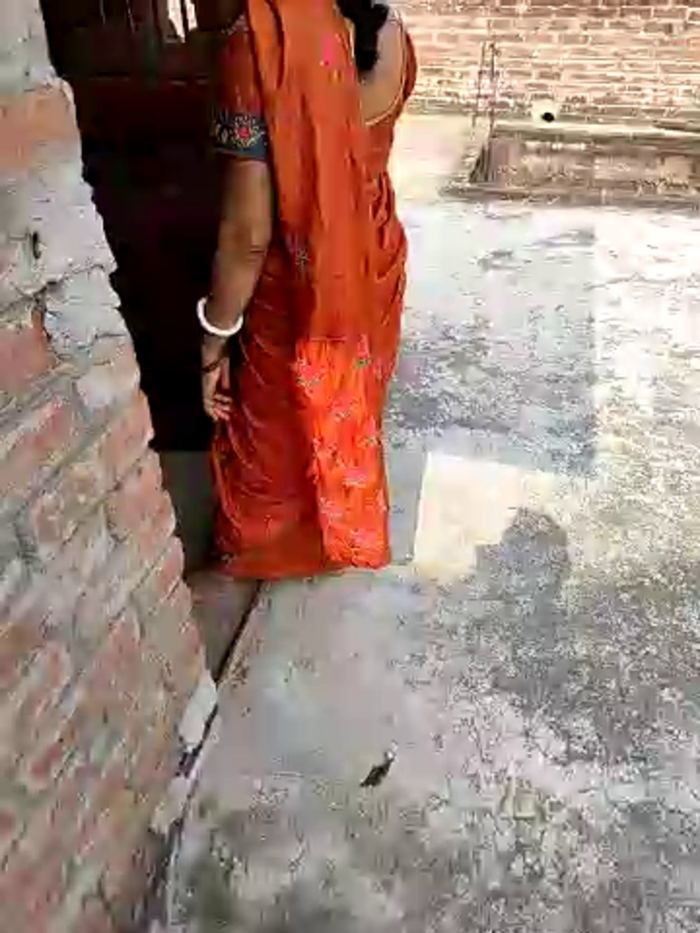 COUPLLE_VILLAGE