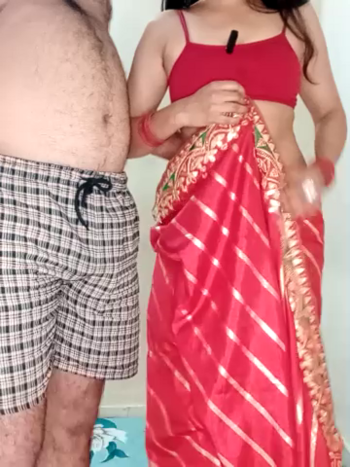 SEXY-nidhi-sharma