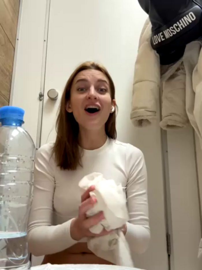 -AngelAri-