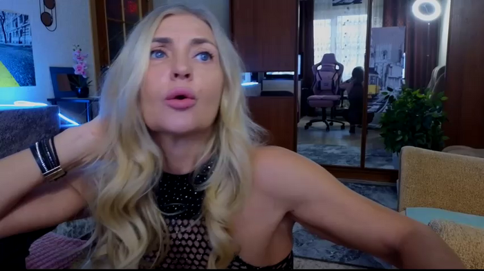 amelia_blondy