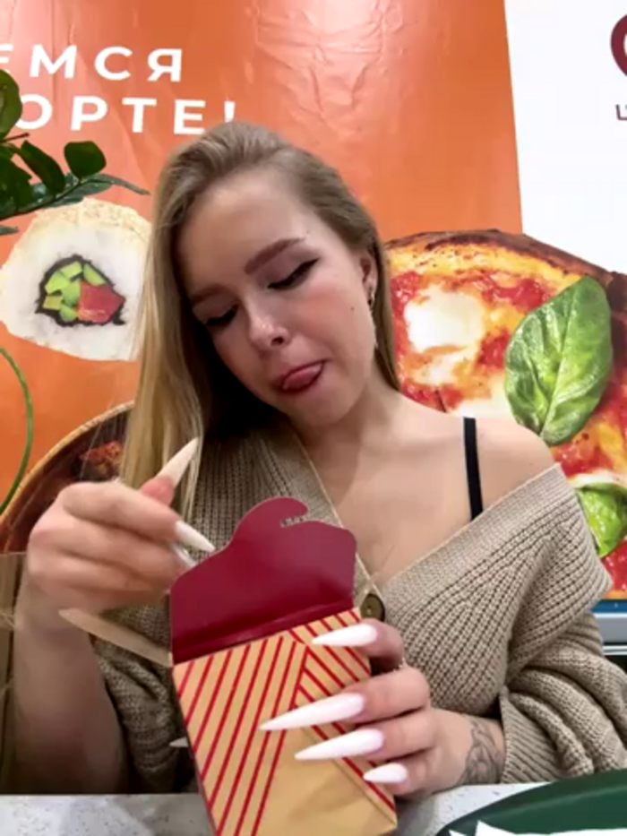 mur_girl