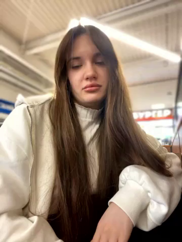 Holly_Molii