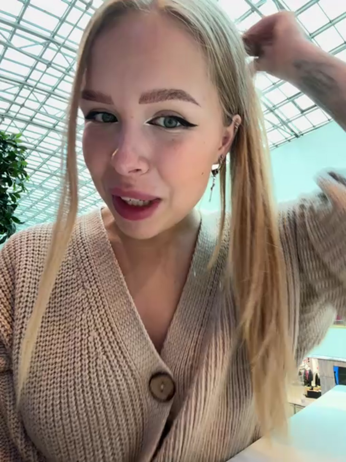 mur_girl