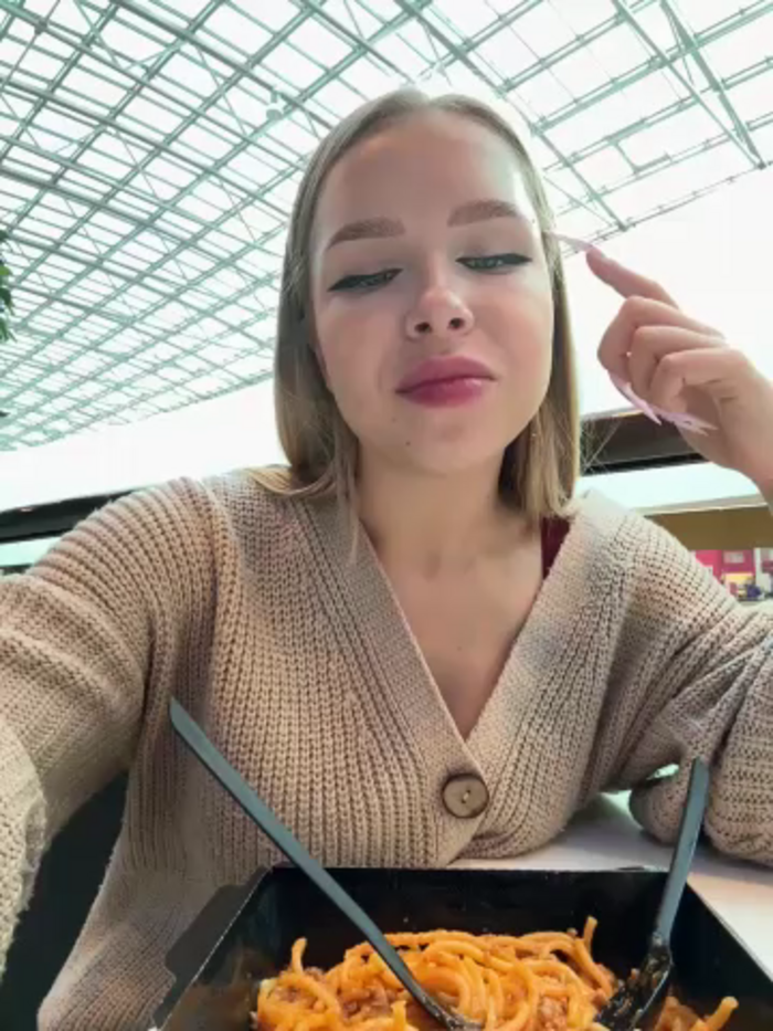mur_girl