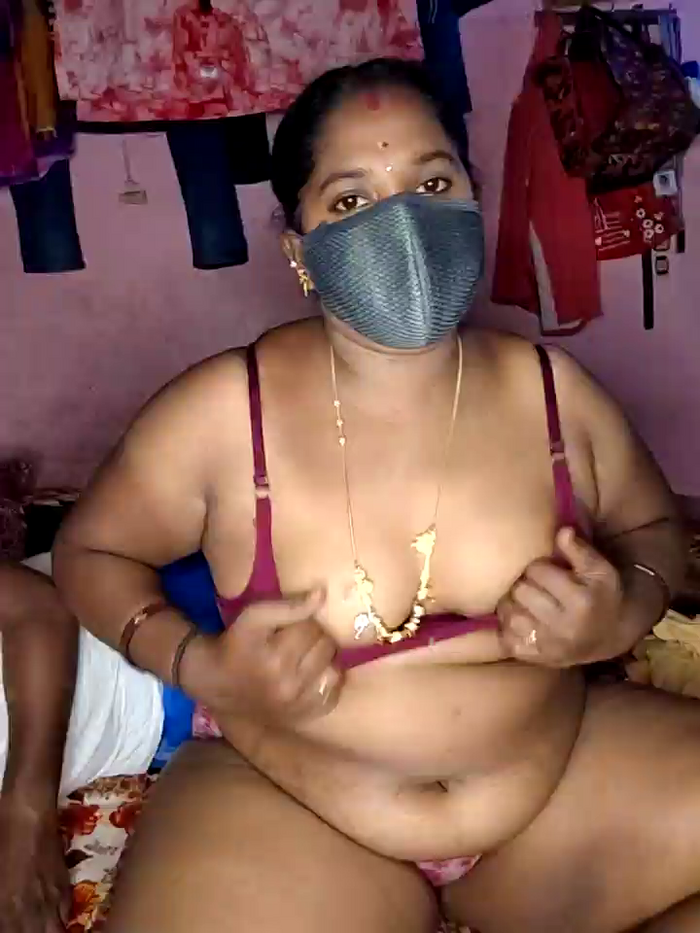 tamilvillagecouple1
