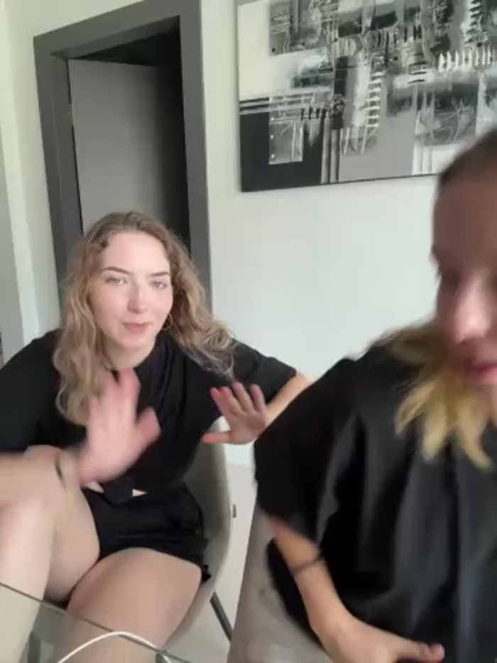Nura_n_Sarah