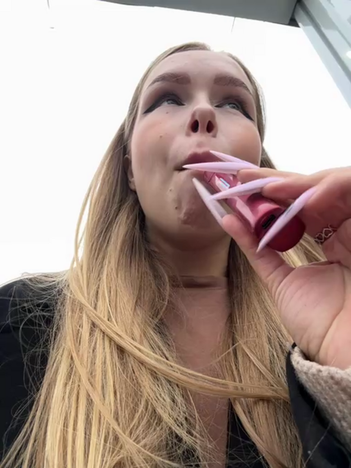 mur_girl