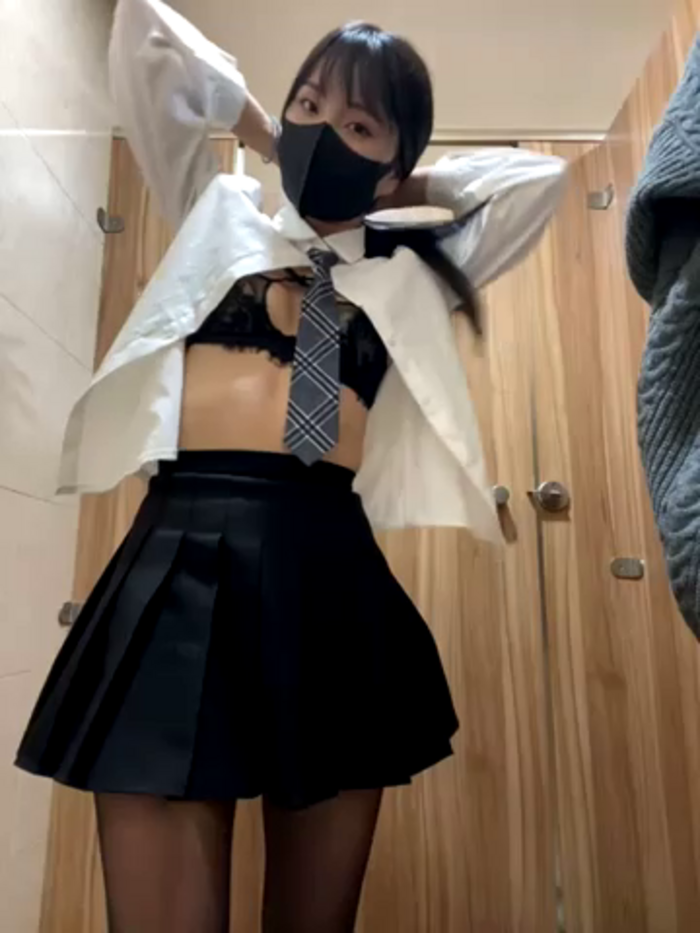 Asia-Lynn