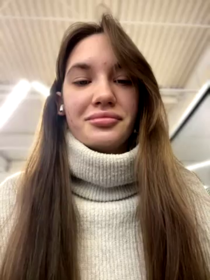 Holly_Molii