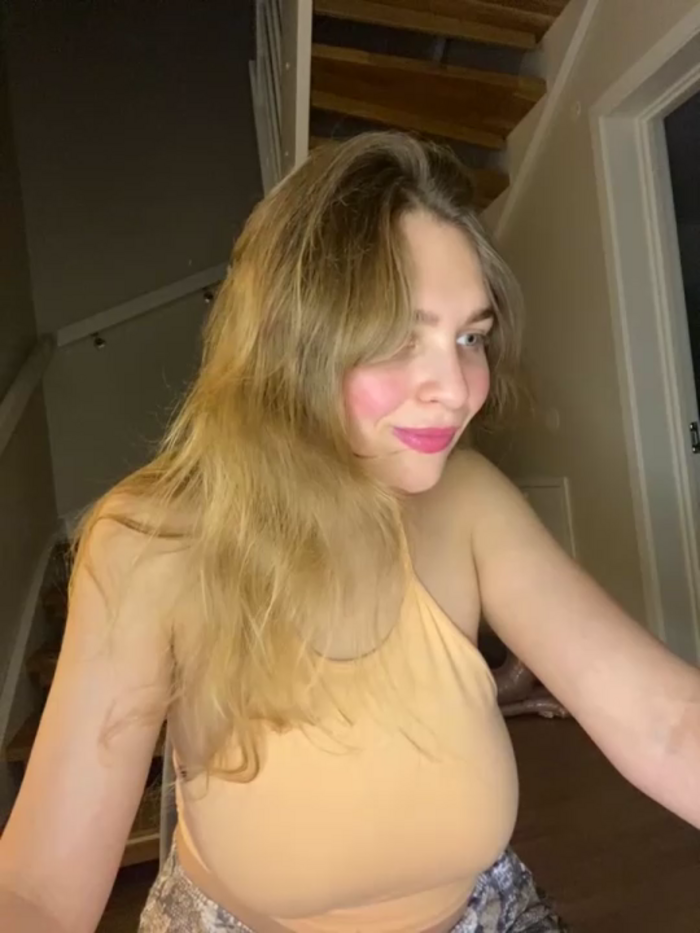 Cara__Mell