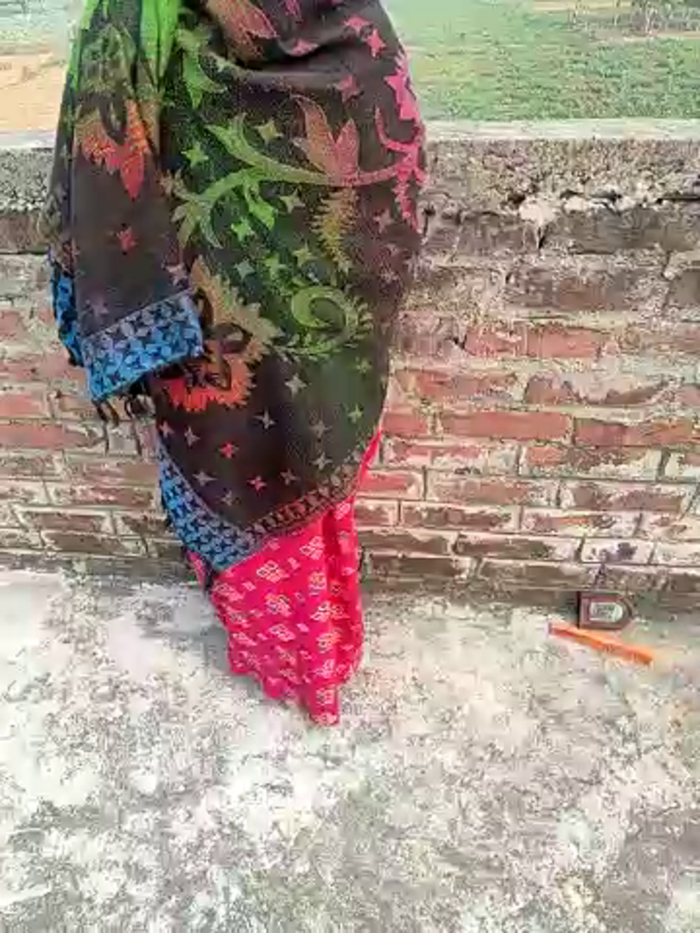 COUPLLE_VILLAGE
