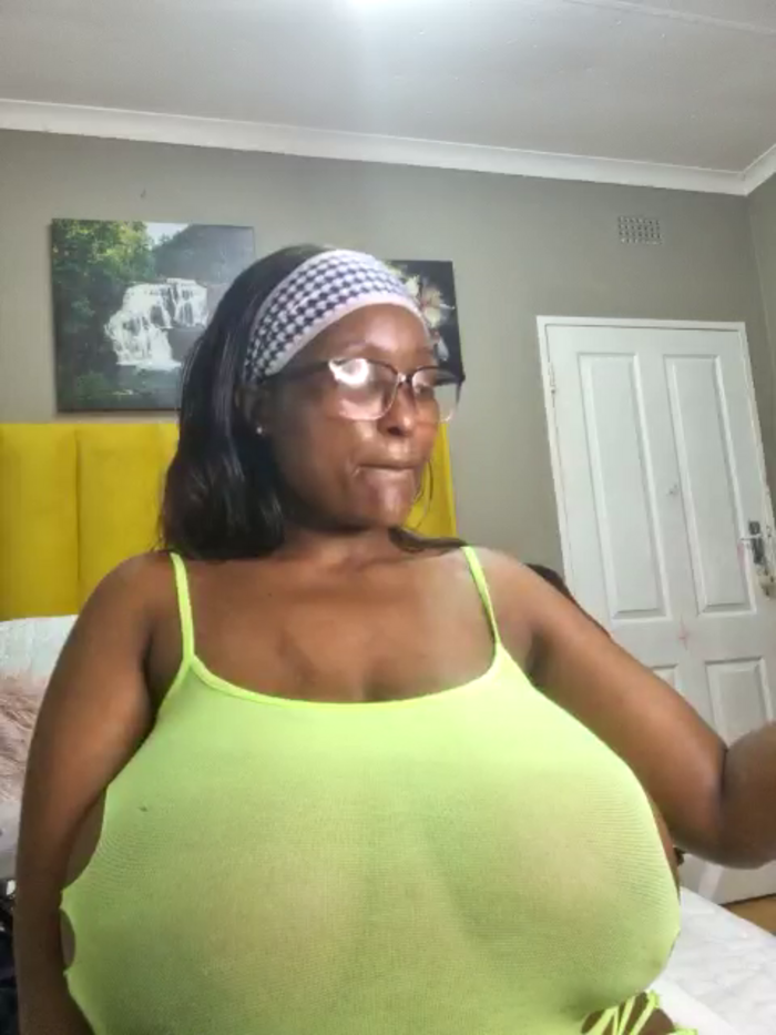 Bustygoddess32