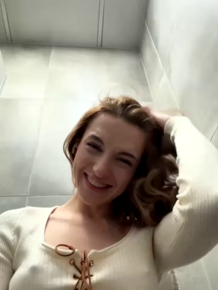 -AngelAri-