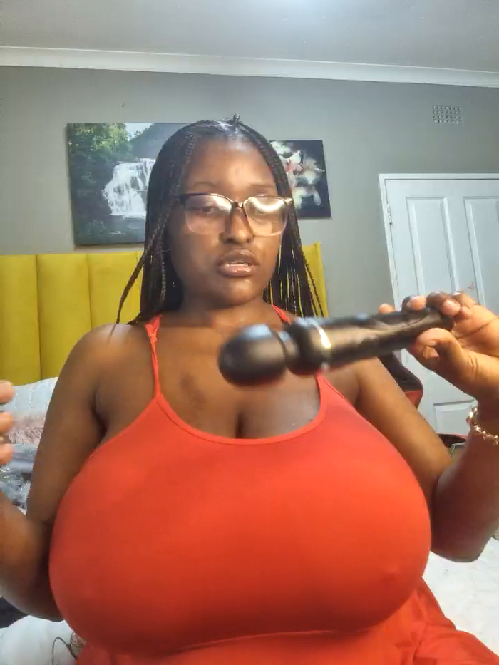 Bustygoddess32