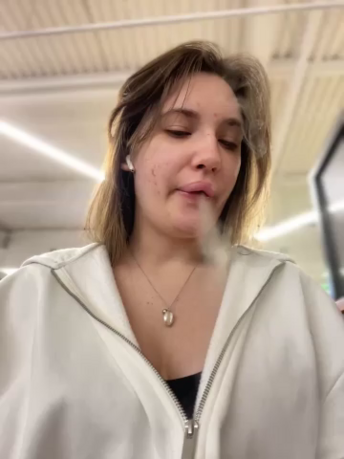 Holly_Molii