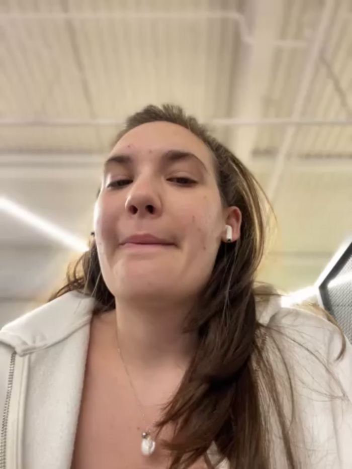Holly_Molii