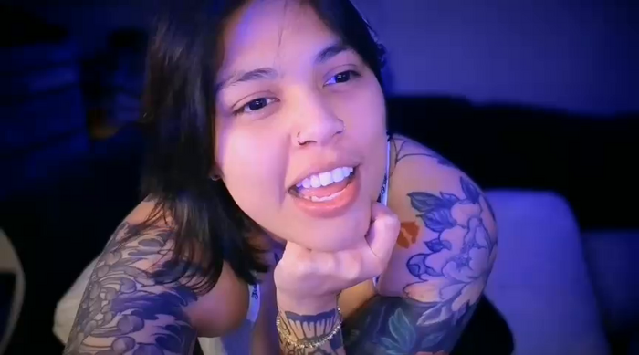 miacanela_xo