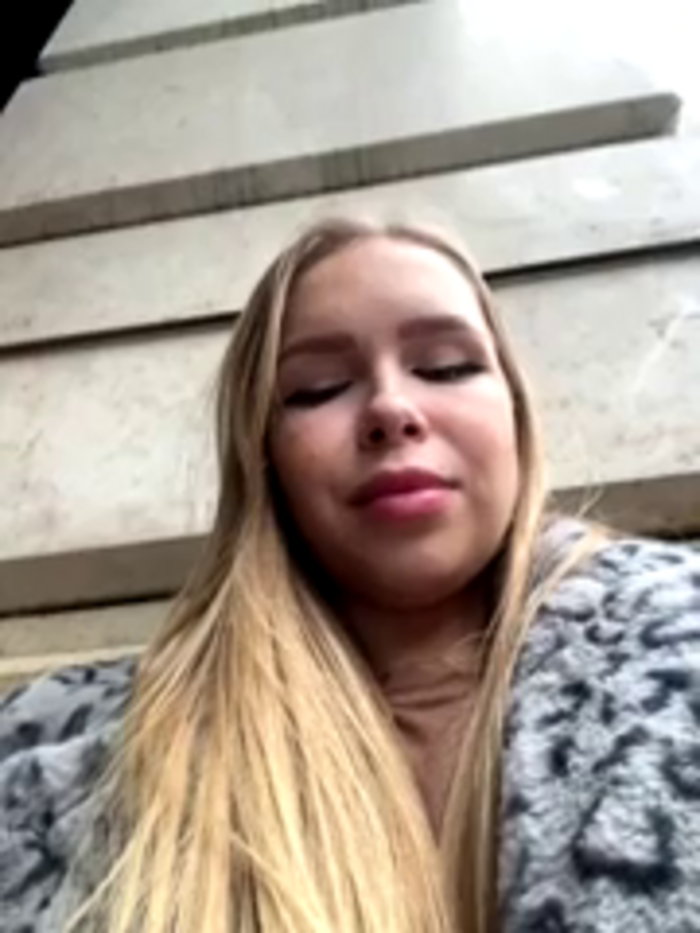 mur_girl