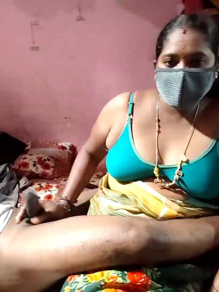 tamilvillagecouple1