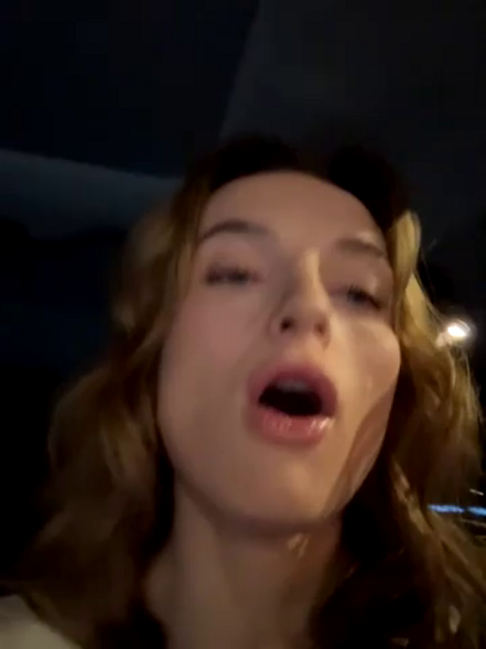 -AngelAri-