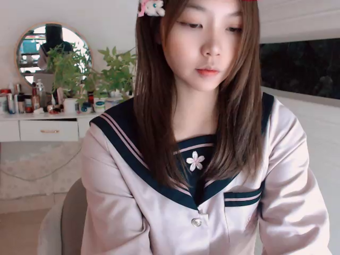 -Lucky_Girl
