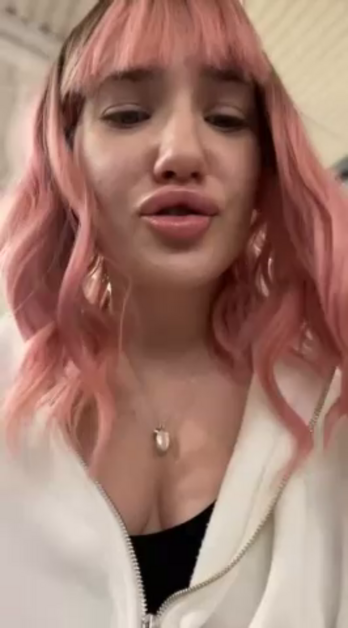 Holly_Molii